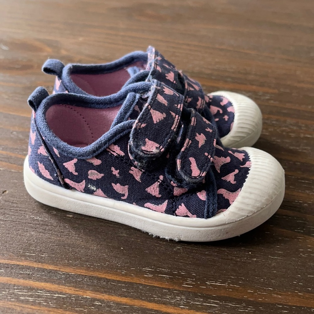 Dinosaur girls shoes